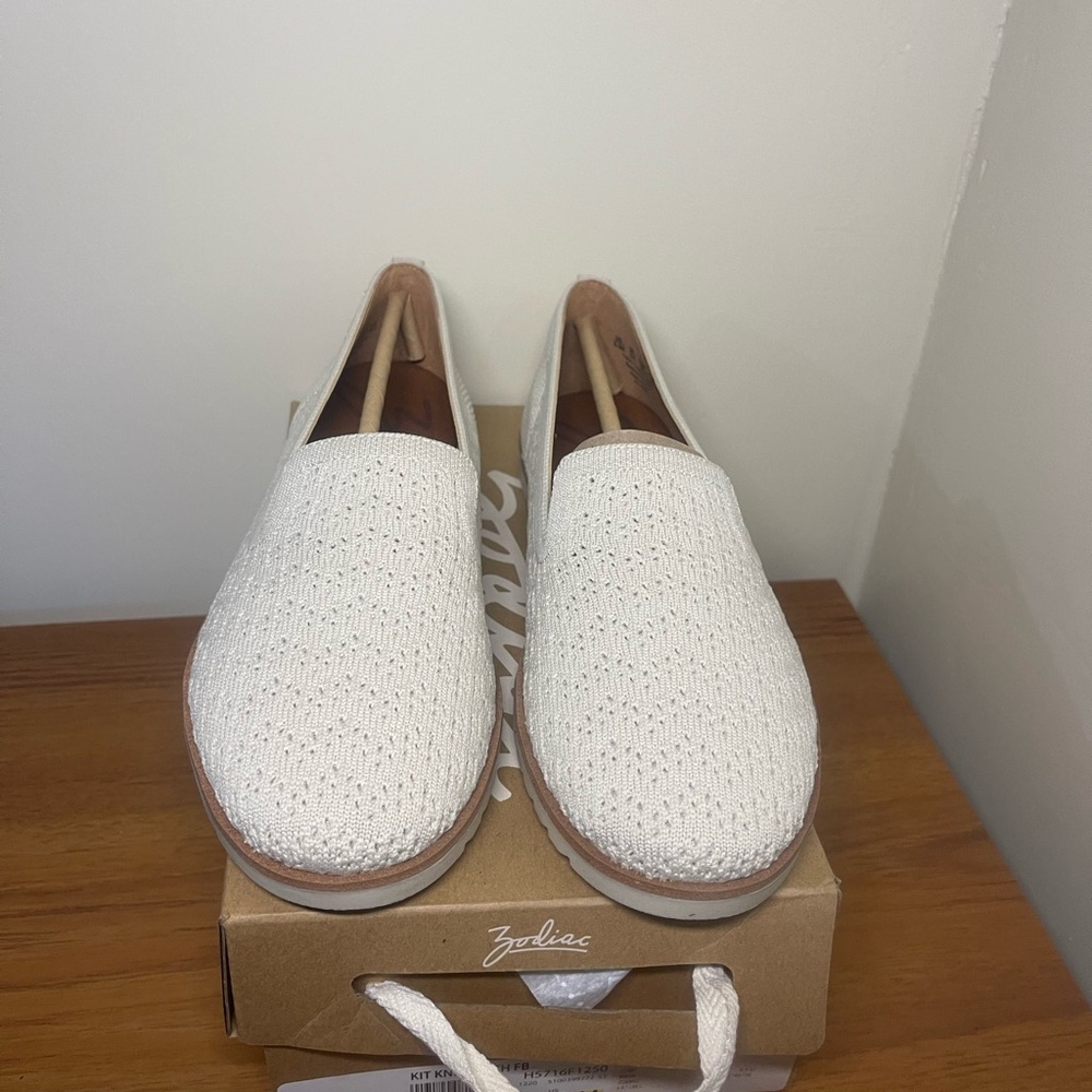 Zodiac Cream Textured Slip-Ons